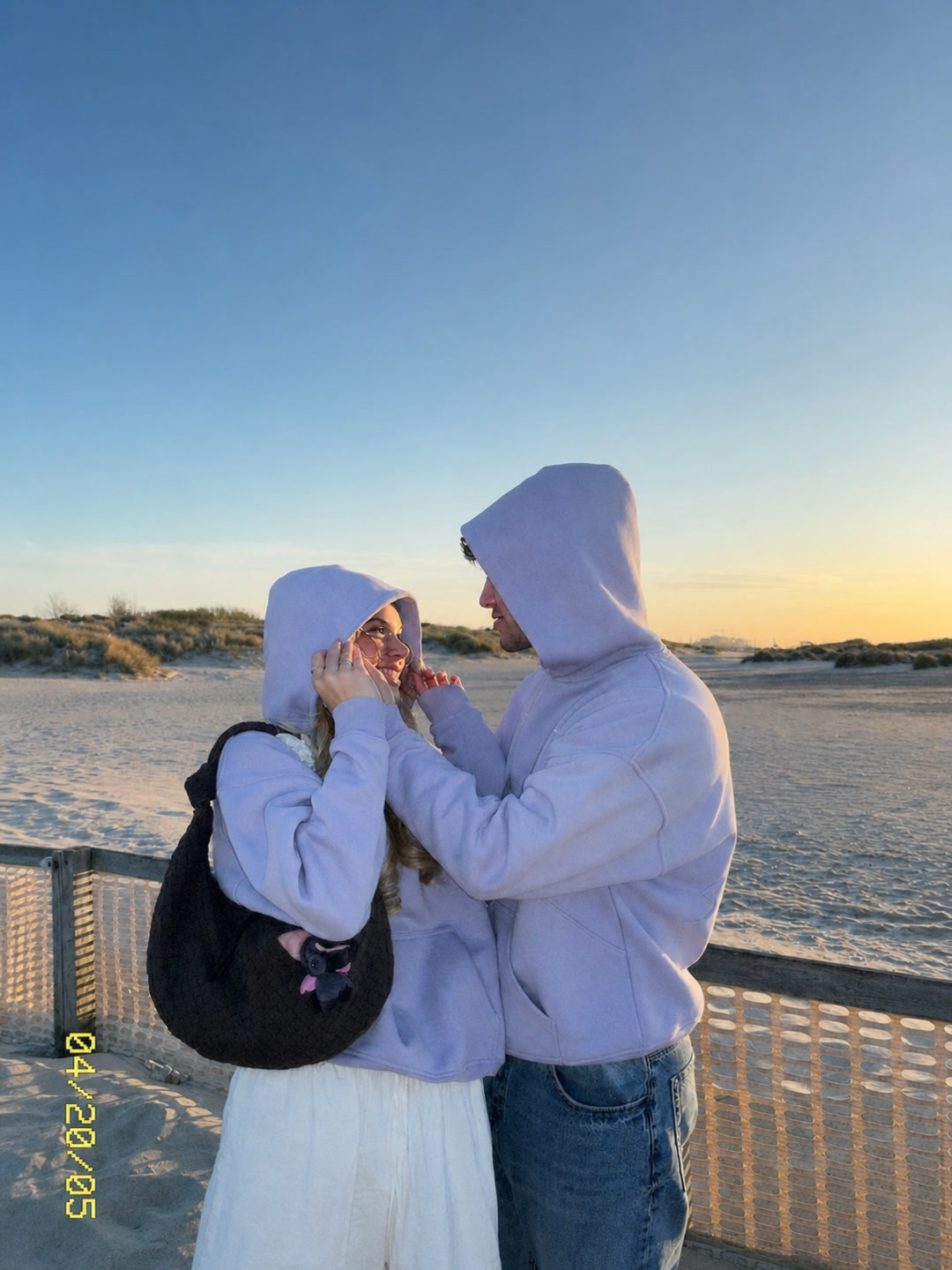 Couple portrait: Keep the tenderness, add the timestamp