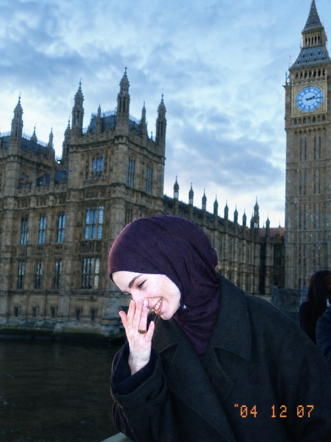 Travel candid: Make the tourist photo feel found