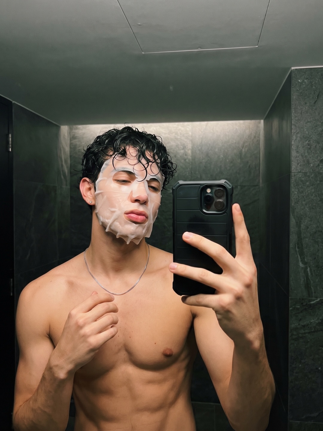 Sheet mask mirror